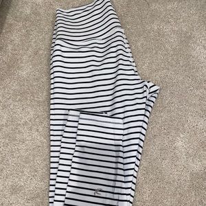 Glyder striped leggings size medium.